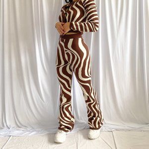 Bailey Rose Tobi BNWT light weight 2 pc Pants  & Cardigan Sweater Size Small